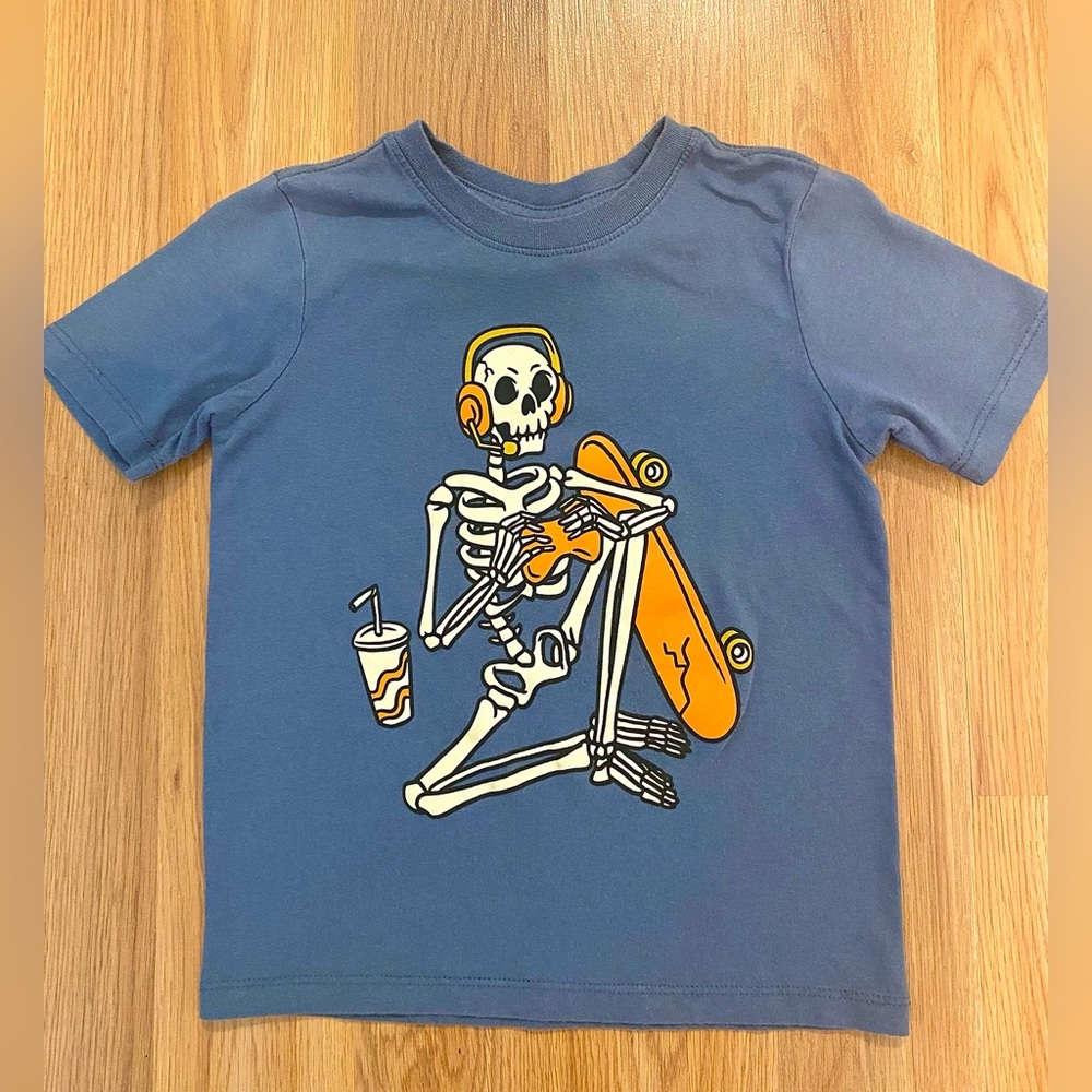 ☠️🎃TODDLER BOY HALLOWEEN TEE SHORT SLEEVE SHIRT SIZE XS 4/5 SKELETON TEE